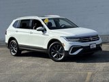 Used 2022 Volkswagen Tiguan SE image 2