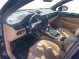 Certified 2024 Porsche Macan image 4