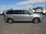 Used 2016 Dodge Grand Caravan SE image 2