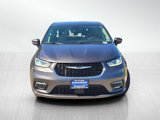 Used 2023 Chrysler Pacifica Touring-L image 2