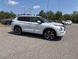 New 2025 Mitsubishi Outlander SE image 3