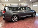 Used 2017 Chrysler Pacifica Limited w/ Tire & Wheel Group image 3
