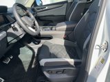 New 2025 Volkswagen Atlas Peak Edition SE image 4