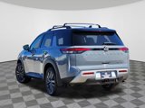New 2025 Nissan Pathfinder SL w/ SL Premium Package image 2