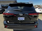 Used 2022 Toyota Highlander XLE image 4