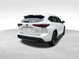 Used 2024 Toyota Highlander XLE image 5