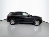Used 2025 Mercedes-Benz GLC 300 4MATIC image 4