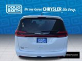 Certified 2025 Chrysler Pacifica Select image 6