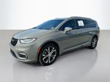 Used 2022 Chrysler Pacifica Pinnacle image 3