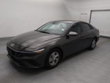 Used 2024 Hyundai Elantra SE image 2