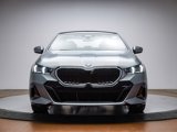 New 2026 BMW 550e xDrive w/ Premium Package image 2
