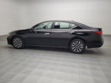 Used 2023 Nissan Altima 2.5 SV image 3