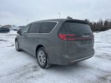 New 2025 Chrysler Pacifica Select image 5