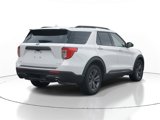 Used 2022 Ford Explorer XLT w/ Equipment Group 202A image 4