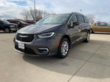 Used 2021 Chrysler Pacifica Touring-L w/ Uconnect Theater Family Group image 2