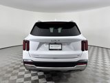Used 2024 Kia Sorento S image 6
