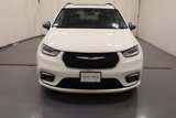 Used 2023 Chrysler Pacifica Limited image 3