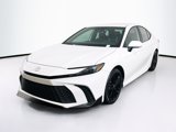 Used 2025 Toyota Camry SE image 3