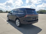 New 2025 Lincoln Navigator Reserve image 3