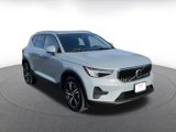 Used 2024 Volvo XC40 B5 Core image 3