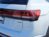 New 2025 Volkswagen Atlas Peak Edition SE image 5