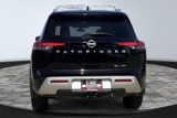 New 2025 Nissan Pathfinder SL w/ SL Premium Package image 4