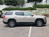 Used 2023 GMC Acadia SLT image 2