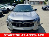 Used 2025 Chevrolet Trax RS w/ Sunroof Package image 2