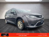 Used 2017 Chrysler Pacifica Touring-L image 3