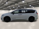 Used 2024 Chrysler Pacifica Touring-L w/ Road Tripper Package image 2
