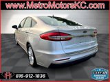 Used 2019 Ford Fusion SE image 3