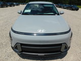 New 2025 Hyundai Kona SE image 2
