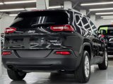 Used 2016 Jeep Cherokee Latitude w/ Cold Weather Group image 6