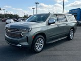 Used 2023 Chevrolet Suburban Premier image 3