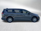 New 2025 Chrysler Pacifica Select image 3