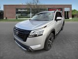 New 2025 Nissan Pathfinder Platinum image 3
