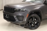 Used 2023 Jeep Grand Cherokee Altitude image 5