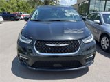 Used 2023 Chrysler Pacifica Touring-L image 2