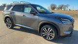 New 2025 Nissan Pathfinder Platinum image 2