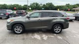 Used 2015 Toyota Highlander XLE image 2
