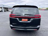 Used 2022 Chrysler Pacifica Touring-L image 4