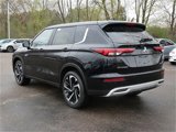New 2025 Mitsubishi Outlander SE image 2