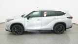 New 2025 Toyota Highlander XLE image 3
