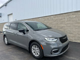 New 2025 Chrysler Pacifica Select image 2