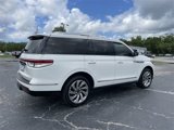 Used 2022 Lincoln Navigator Reserve image 4