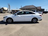 Used 2021 Hyundai Elantra SE image 2