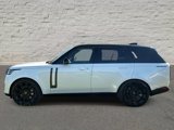 Used 2025 Land Rover Range Rover SE image 2