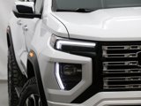 Used 2023 GMC Canyon Denali image 4