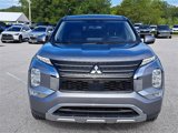 Used 2022 Mitsubishi Outlander SE image 2