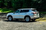 New 2025 Mitsubishi Outlander ES image 5